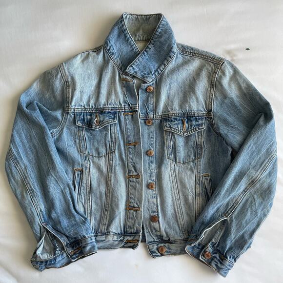 Forever 21 Women Blue Jean Jacket Ombre Light Faded Denim Relaxed Fit Size Large - Picture 1 of 4